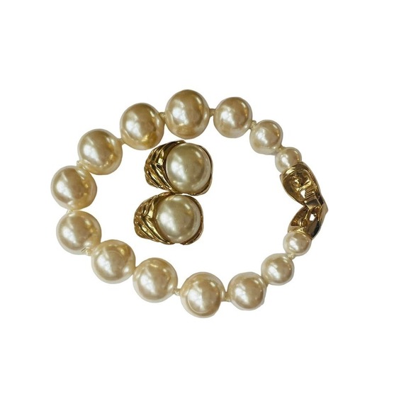 Faux Pearl Bracelet with earrings - Picture 2 of 4